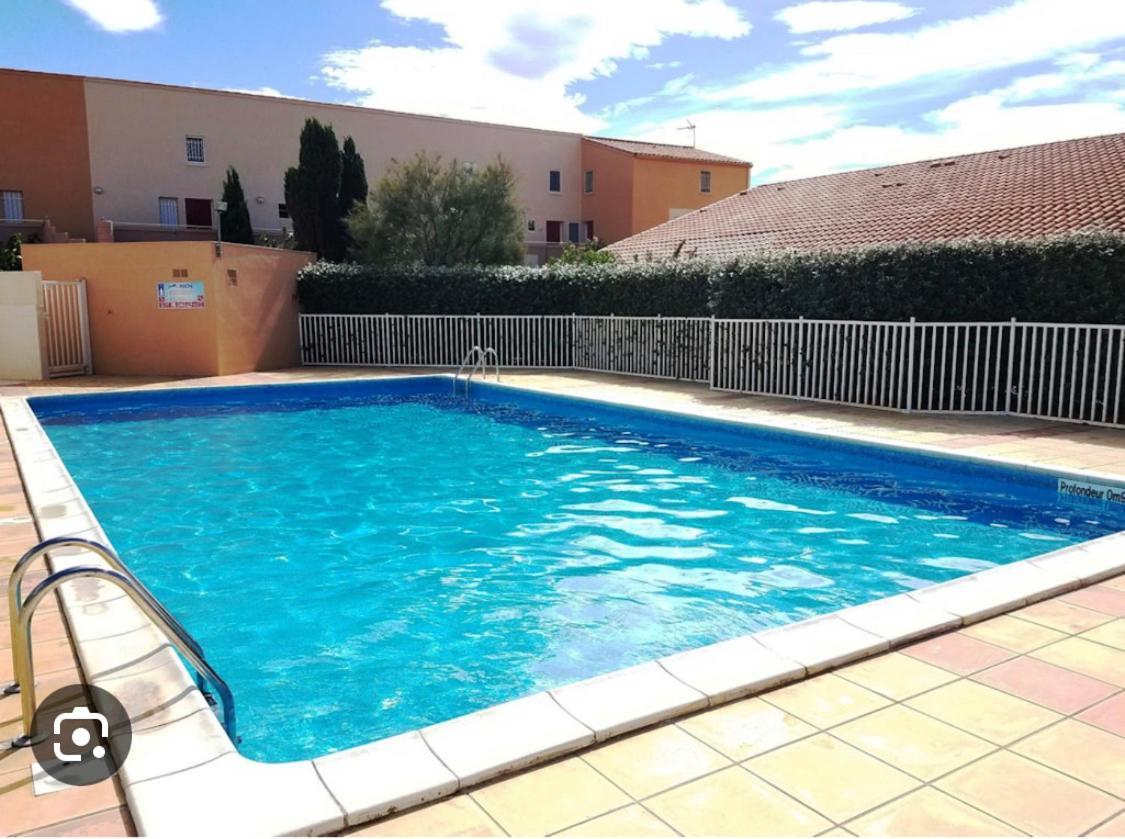 Pavillon 20M De La Plage Des Ayguades Gruissan Exteriör bild